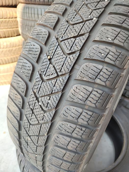 2 бр зимни 215/55/17 Pirelli