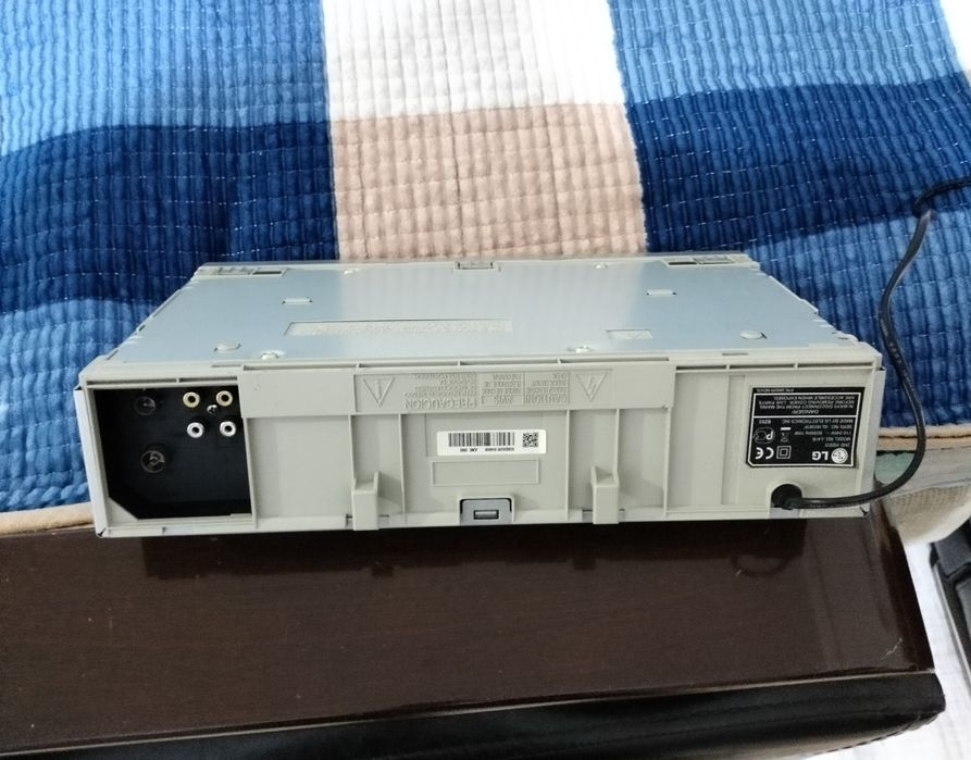 Продаю видеомагнитофон оригинал