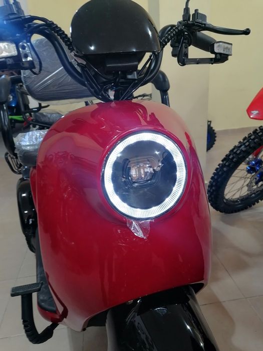 Триколка електрическа модел Vespa