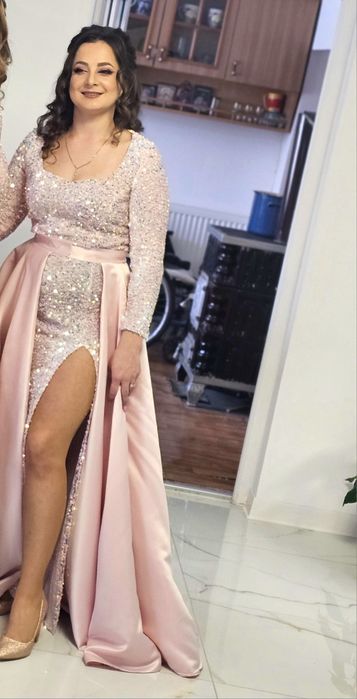 Vând  rochie mărimea S