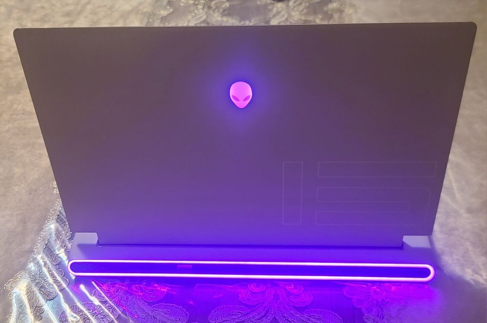 Alienware X15 R2