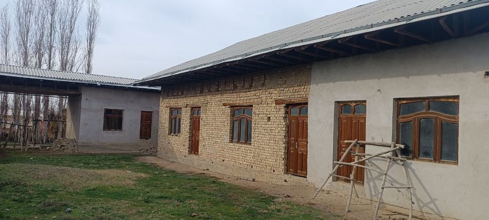 Uchastka sotiladi 12 sotik