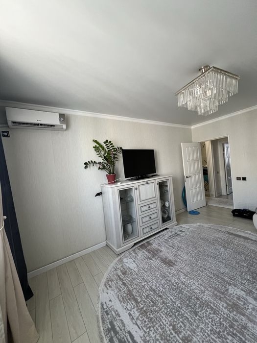 Продам комод в гостинную