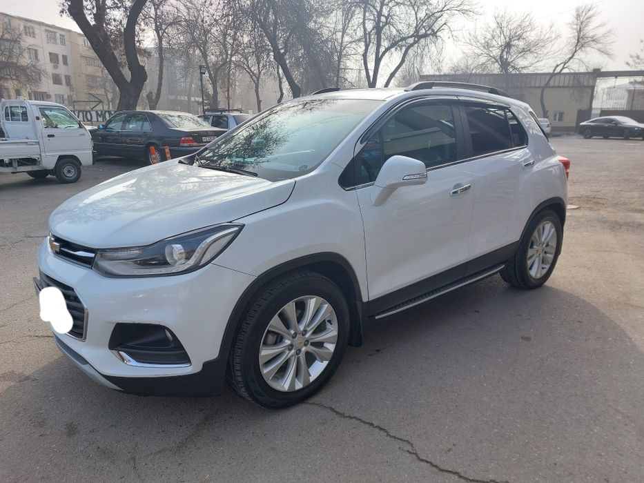 Продаю срочно трекер примьер. В отличном состоянии. Без вложения.