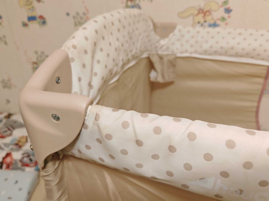 Преносима бебешка кошара Hauck Babycenter Жираф с две нива и аксесоари