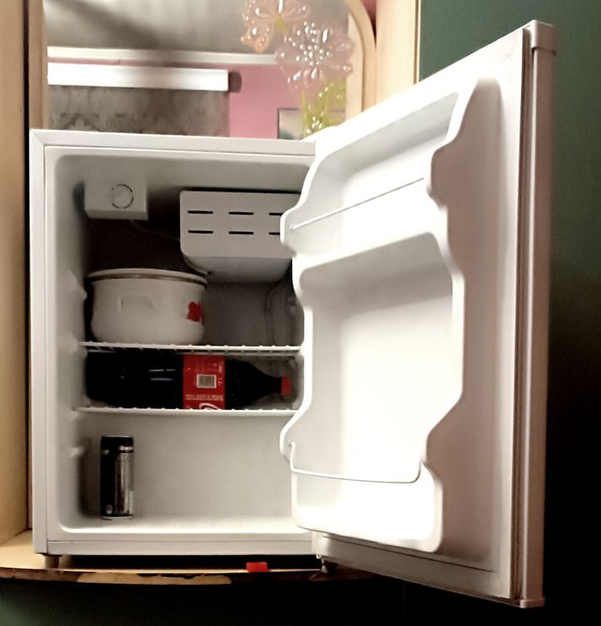 Продам мини холодильник