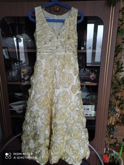 Продам нарядное платье