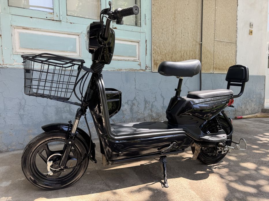 Elektro skuter xolati yaxshi, akkumulyator qo’yish kerak