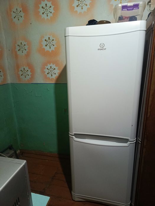 Холодилник индезит 2 камерали