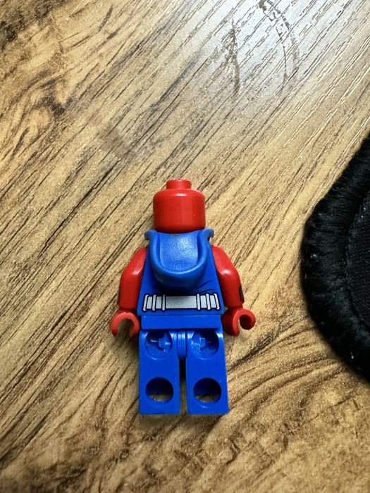 Lego мини-фигурка Алый паук