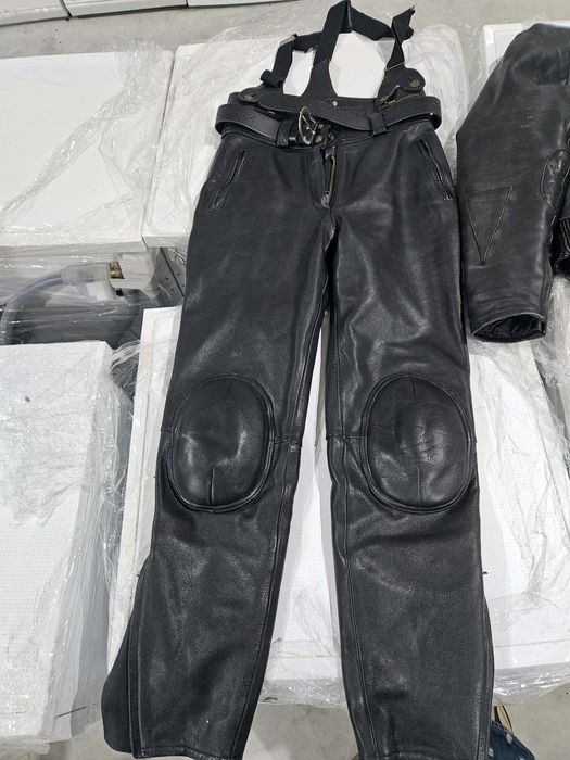 Мъжки кожен мото екип от две части яке и панталон