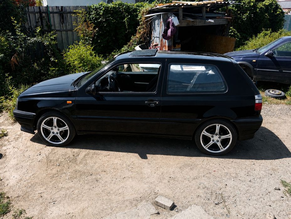 Продам гольф 3 1.8 автомат