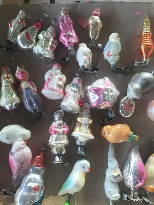 Продаётся советский ёлочные игрушки стеклянные пишите в личку