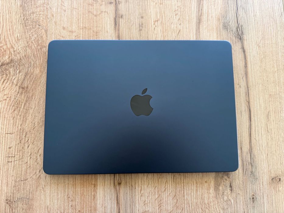 MacBook Air 13" M4 10-CPU, 10-GPU, 24GB RAM, 512GB SSD В ГАРАНЦИЯ