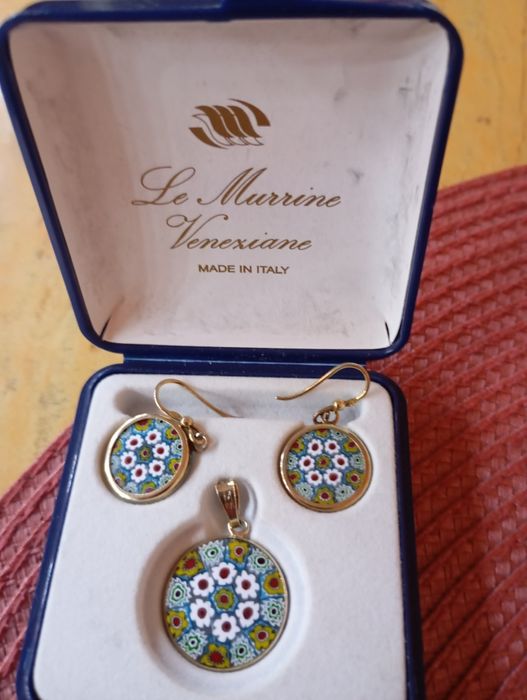 Set de bijuterii Murano.