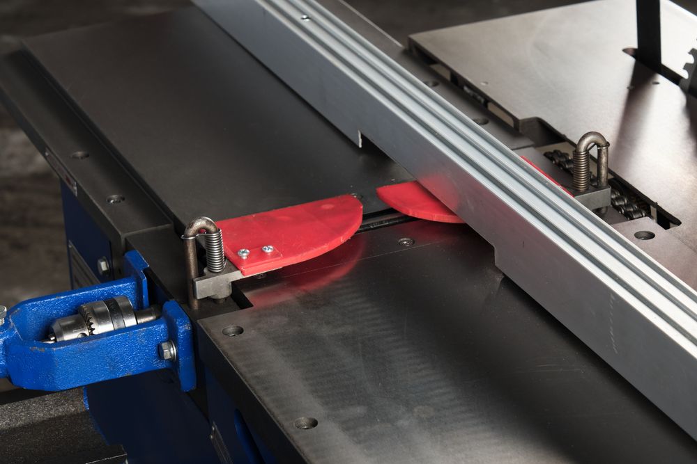 Комбинированный деревообрабатывающий станок