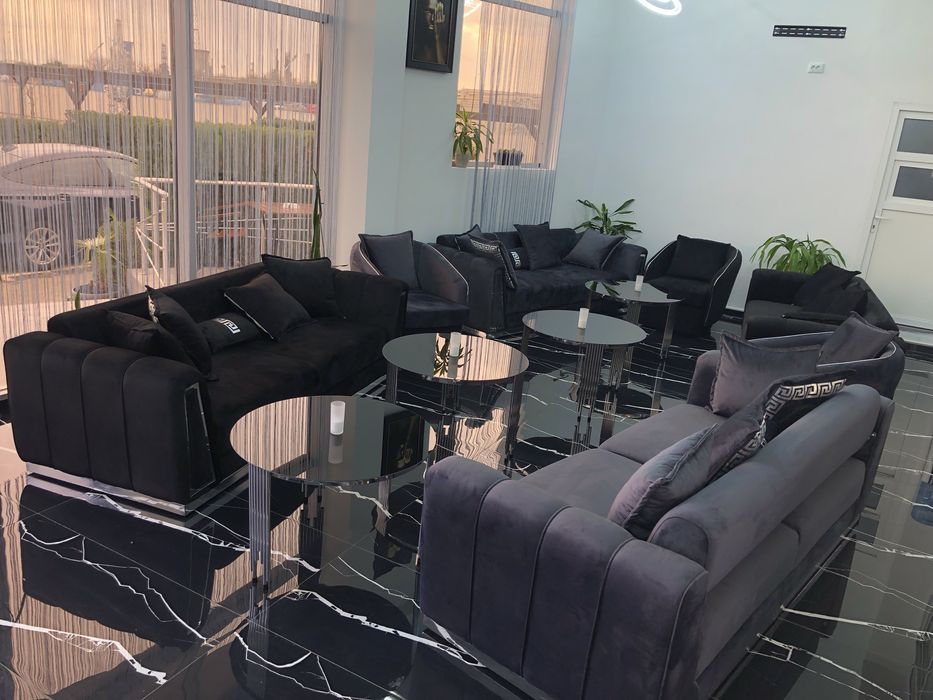 Vand canapele si fotolii de catifea