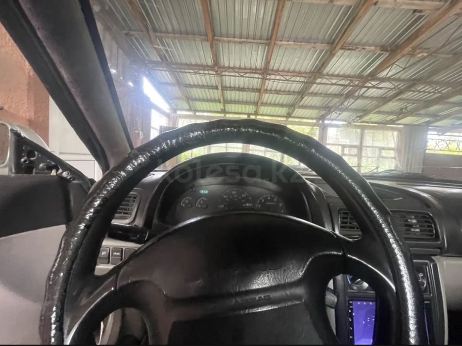 Subaru Impreza 1999 года