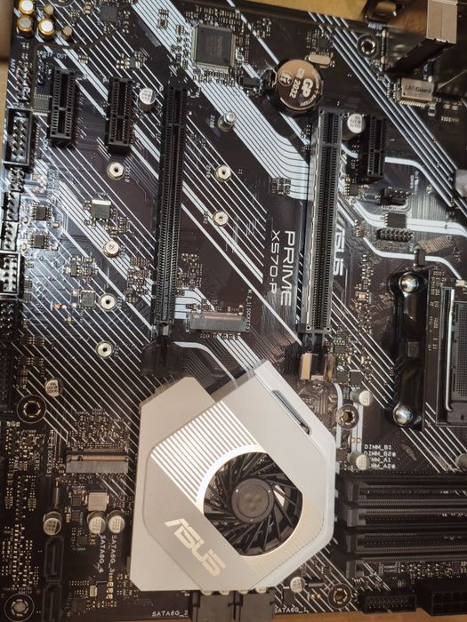 X570 AM4 материнская плата ASUS