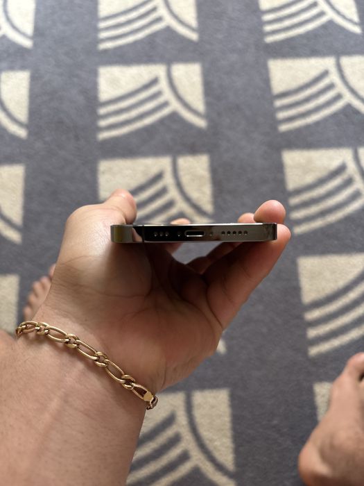 ex.: iPhone 12 Pro in stare firte buna