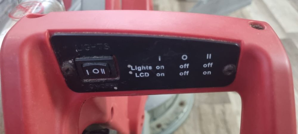 Milwaukee MS305DB Потапящ циркуляр с герунг