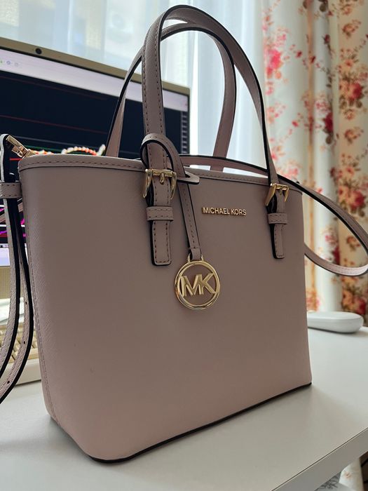 Geanta Michael Kors incapatoare noua piele safiano