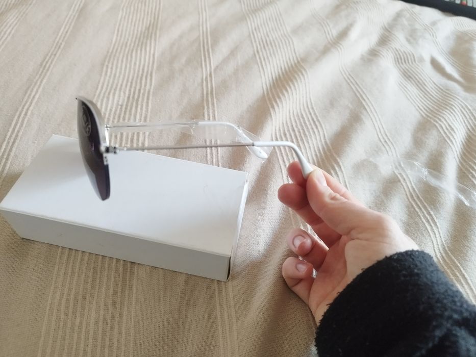 Различни видове чисто нови дамски очила Avon