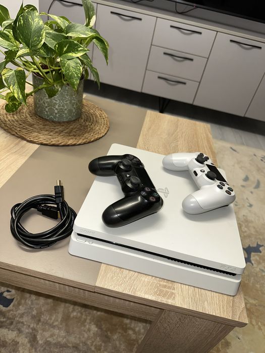 PlayStation 4 slim 500 GB