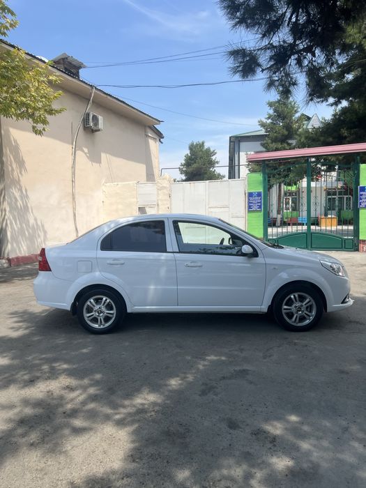 Nexia 3 Сотилади.