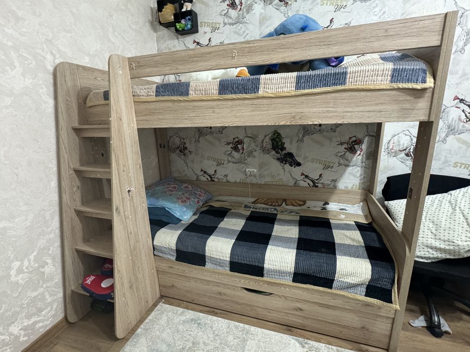Продам 2х ярусную кровать