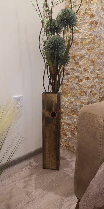 Артистични дървени вази – ръчна изработка с душа