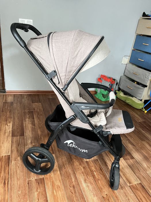 Продам коляску Teknum