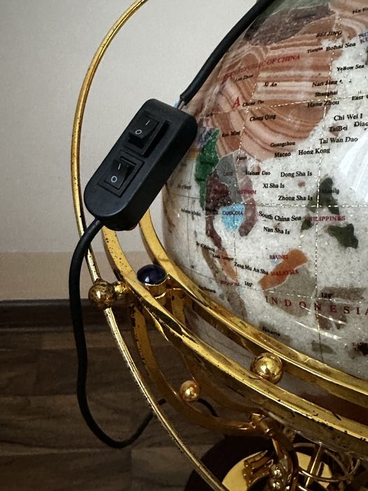 Глобус из камня (?)