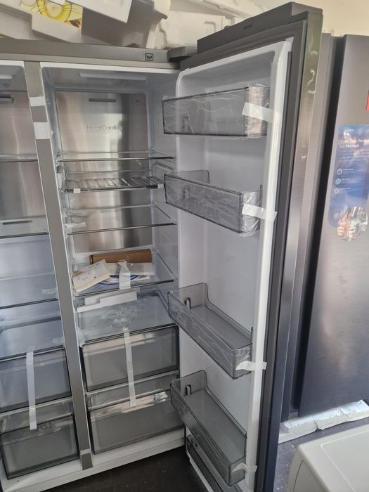 Хладилник Samsung Side By side