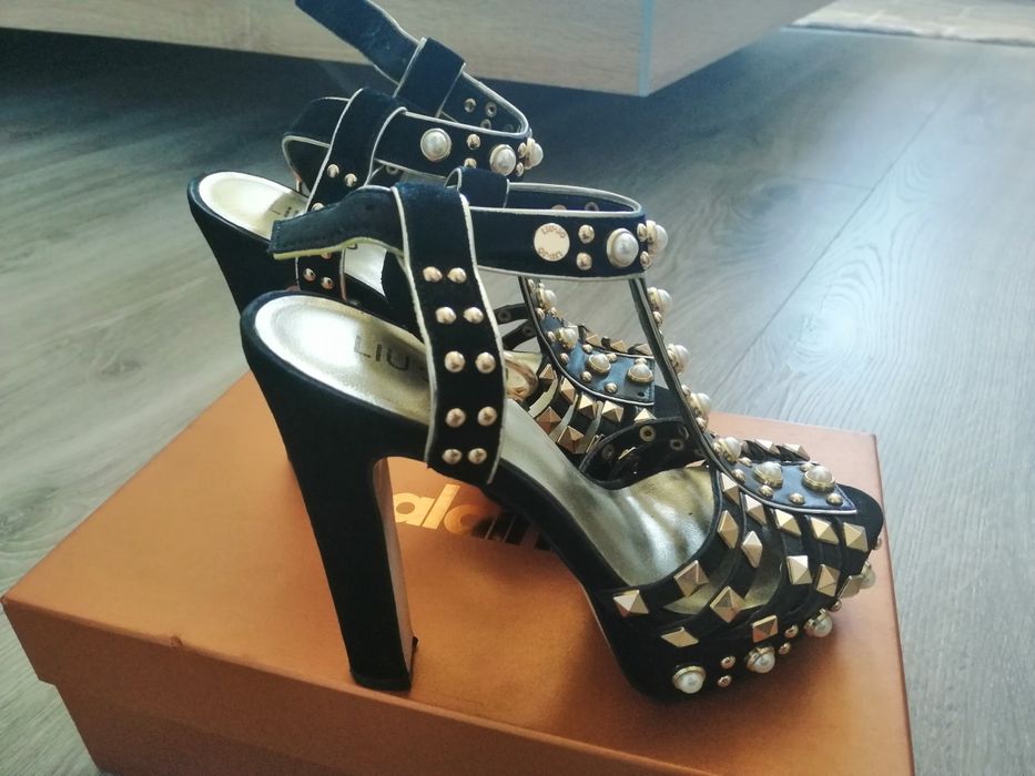 Оригинални обувки