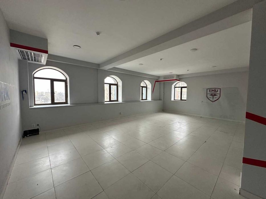 [KБ] Аренда здания 7 000 м² под университет или клинику | Паркинг 200