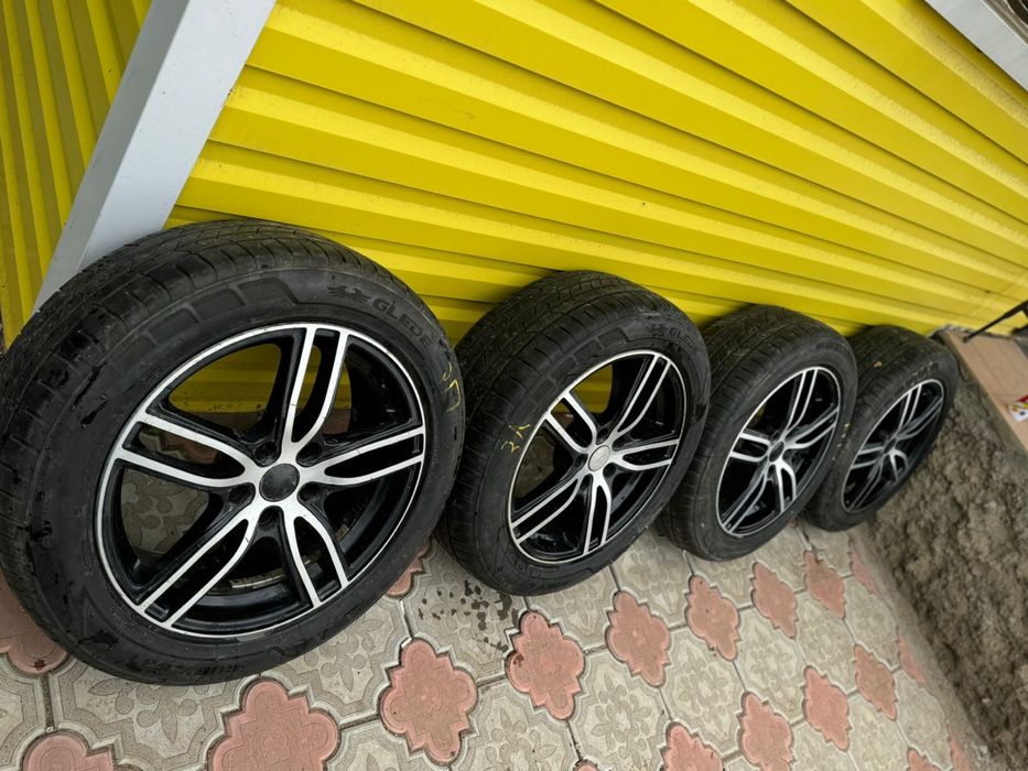 Продам комплект колес R17 5/114.3