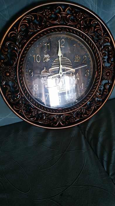 Настенные часы новые