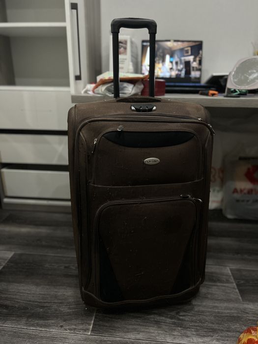 Продам чемодан дорожный