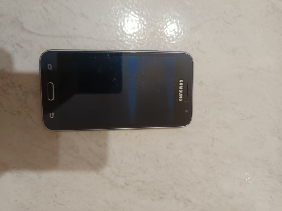 Samsung J1 2016 (спря да зарежда)