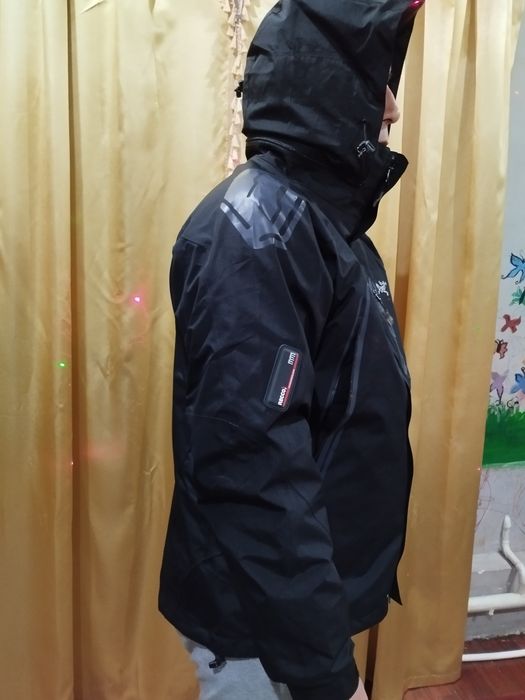 Продаю куртку Arcterux три в одном.