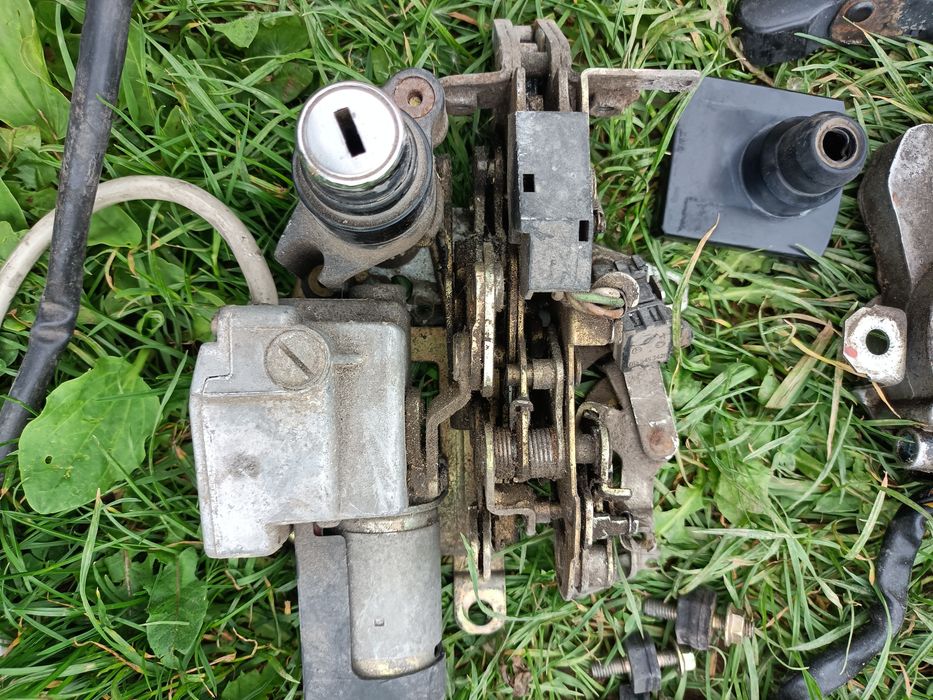 Части за Мерцедес 124 комби