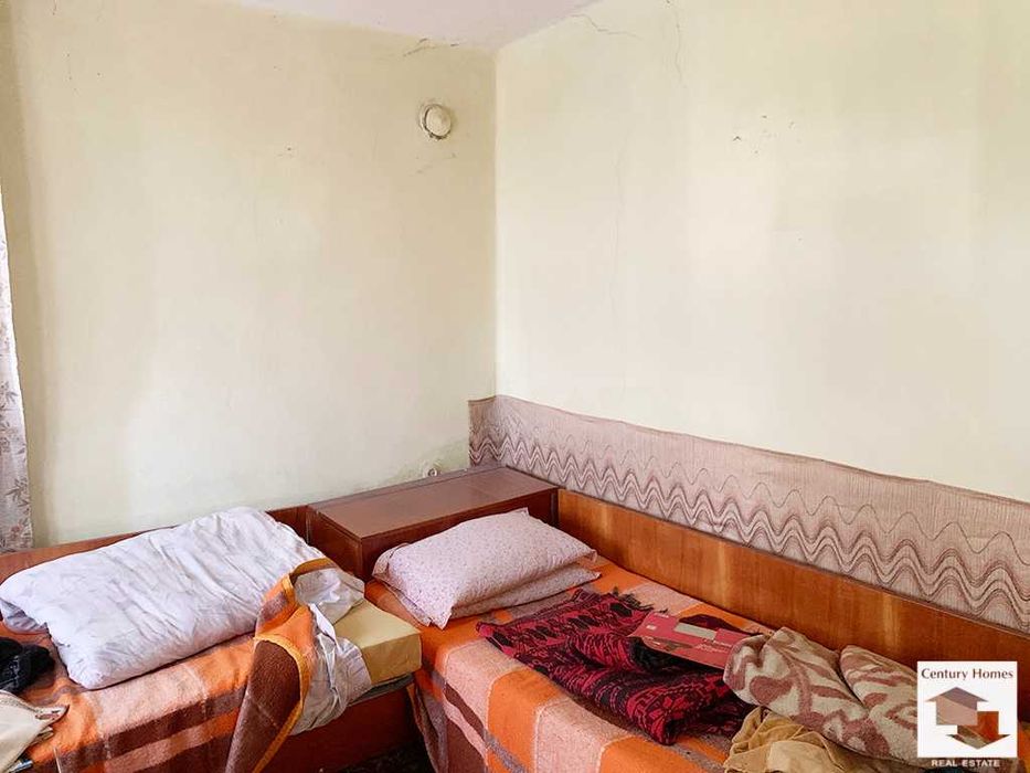 105595 Очарователна триетажна къща с гараж и двор във Велико Търново