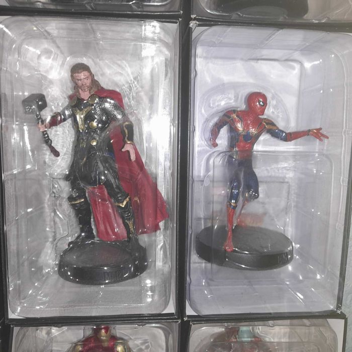 Фигурки по избор Marvel Move Collection