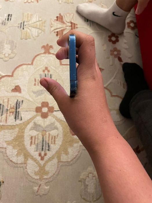 Аифон 12 сини.    Срочна