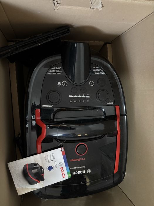 Aspirator cu spalare Bosch serie 4