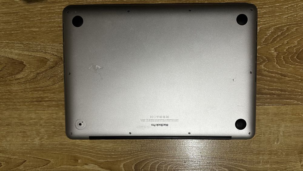 Продам Macbook Pro 13,3 (начало 2015)
