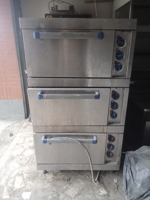 Жарочный шкаф ,духовка