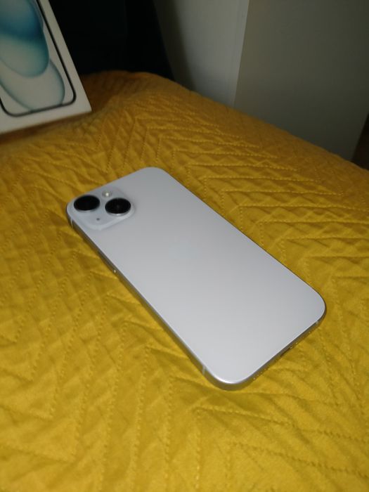 Продам iPhone 15 128