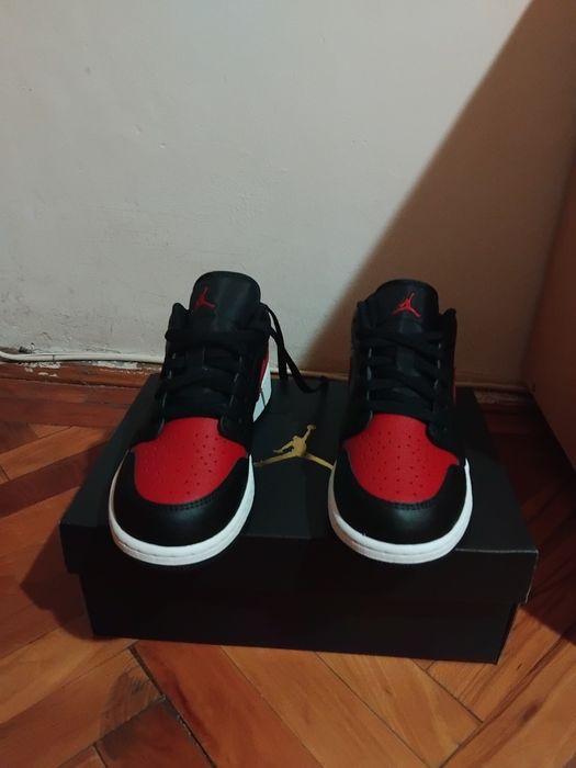 Adidasi Nike Air Jordan 1 Low GS Black/Varsity Red